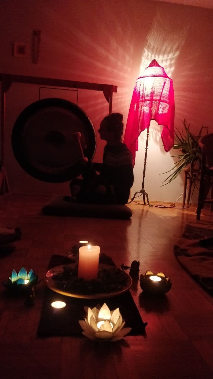 Singkreis mit Agni Hotra, Sauna & Gongbad
